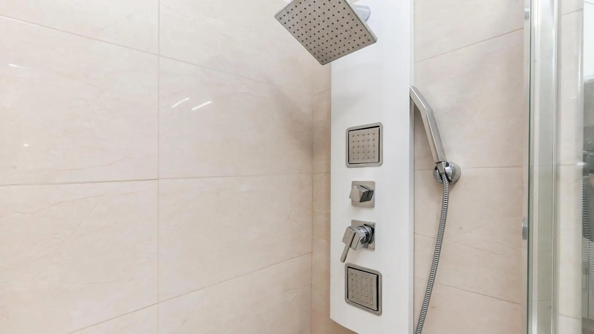 Stile E Comodita Nel Vivace Centro Di Milano Apartment Milan