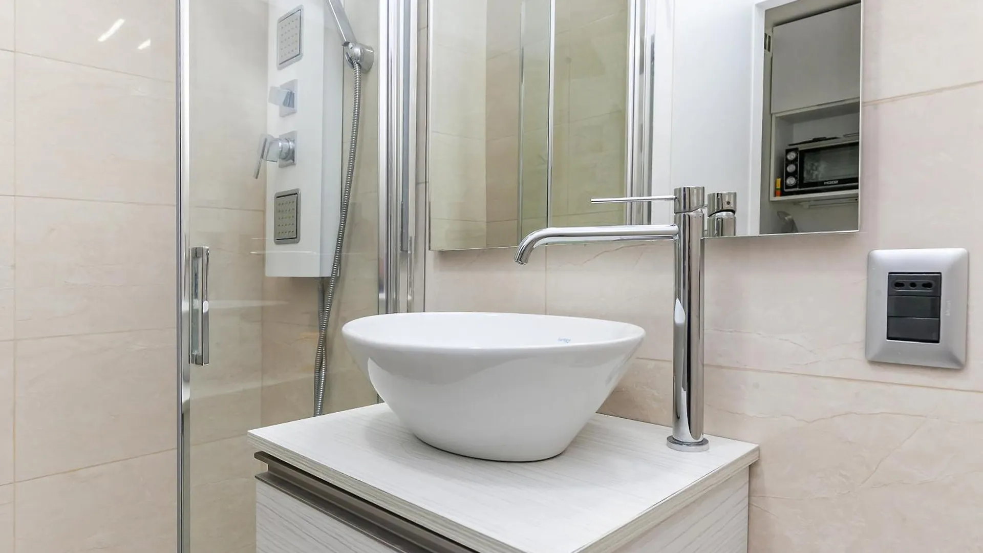 Apartment Stile E Comodita Nel Vivace Centro Di Milano Italy