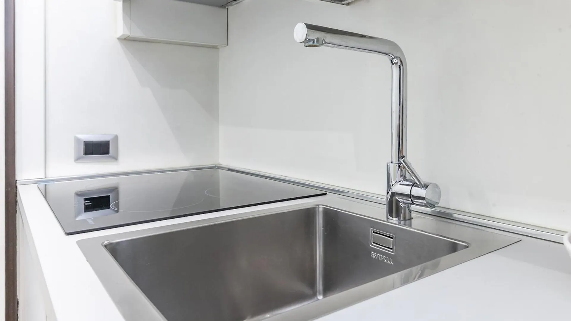 Stile E Comodita Nel Vivace Centro Di Milano Apartment